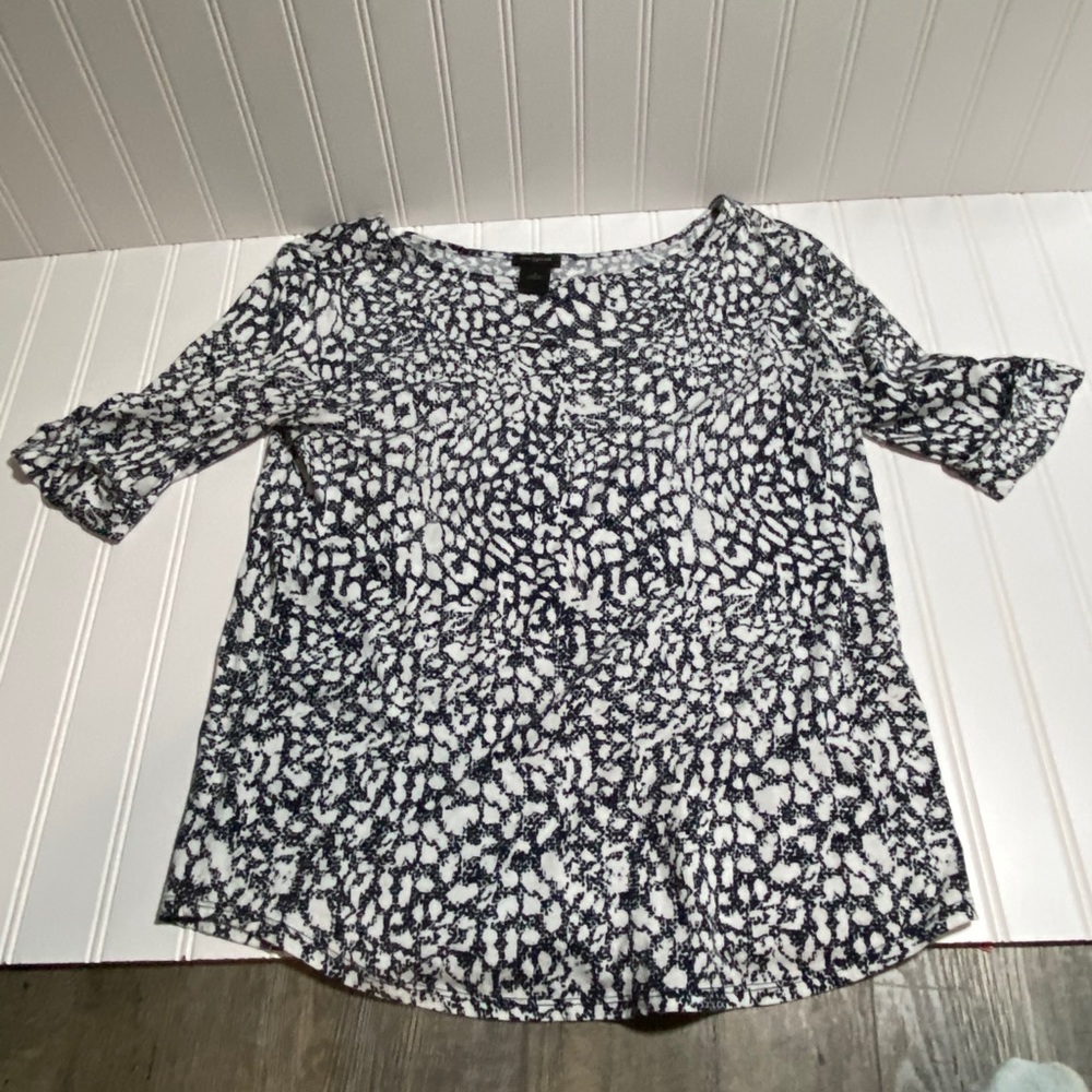 Ann Taylor White & Black Elbow sleeve top